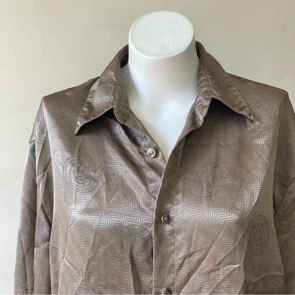 Donaldo | Vintage Lion Embroidered Silky Button Down Short Sleeve Shirt - Picture 2 of 8